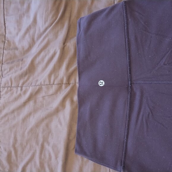 Size 8 Lululemon Leggings - Picture 3 of 4